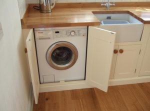 Монтаж стиральной машины на кухне